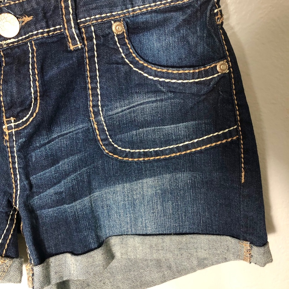 Shorts - Picture 5 of 7